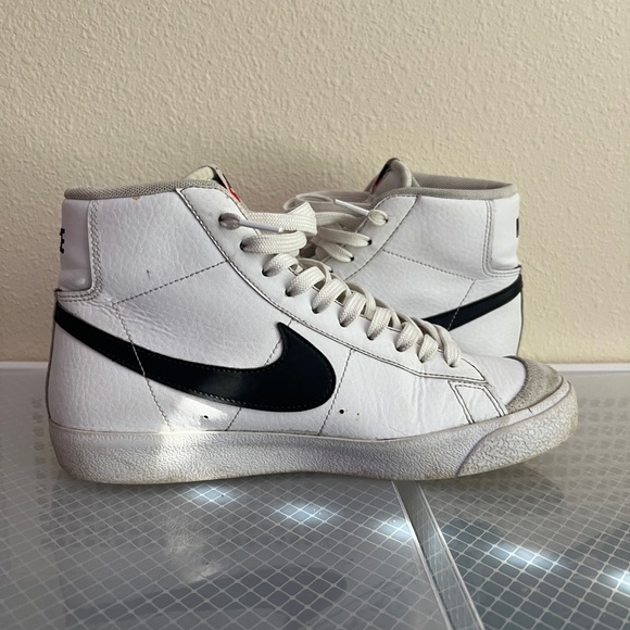 Nike Blazers - Picture 6 of 9